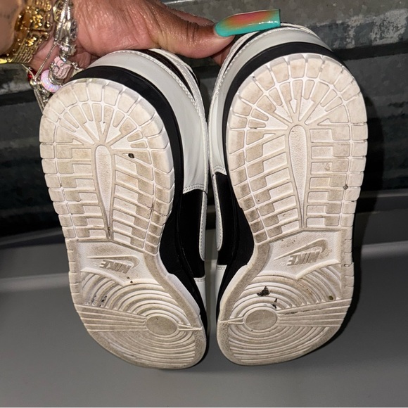 Nike Reverse Panda Dunks (Low) - Picture 4 of 4